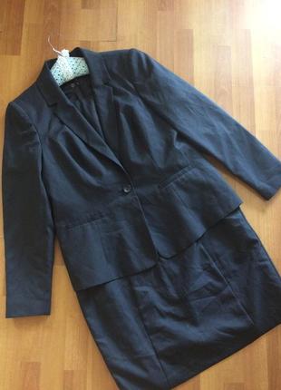 Стильные деловые костюмы и платья