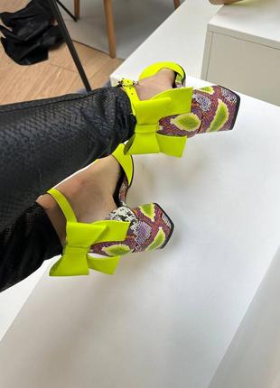 Ексклюзивні туфлі з італійської шкіри та замші жіночі на підборах з бантиком4 фото