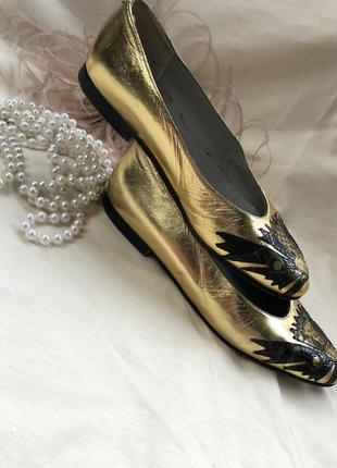 Винтаж,кожа,золотые туфли,лодочки,балетки,люкс бренд,оригинал1 фото