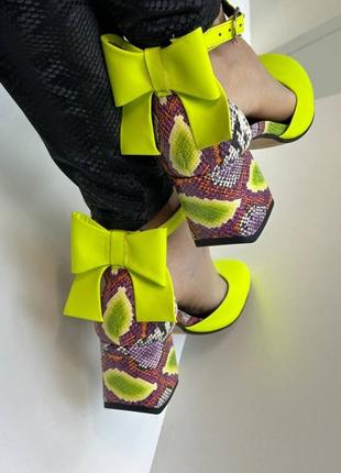 Ексклюзивні туфлі з італійської шкіри та замші жіночі на підборах з бантиком