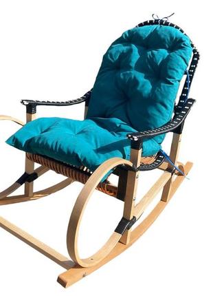 Кресло качалка с голубой подушкой4 фото