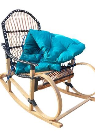 Кресло качалка с голубой подушкой3 фото