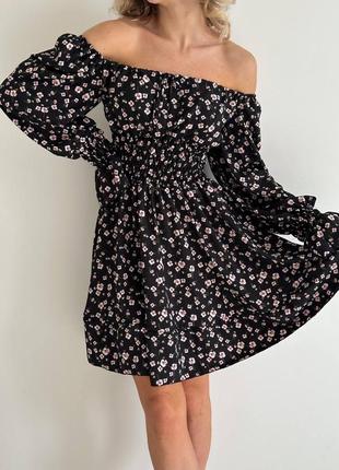 Легкое летнее платье мини свободного кроя с открытыми плечами и длинными рукавами принт цветок софт4 фото
