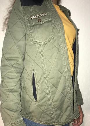 Крутая актуальная куртка цвета хаки от pull&bear, размер xs2 фото