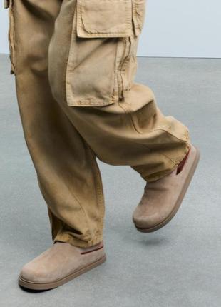 Ворсистые кожаные клоги с круглым носком8 фото