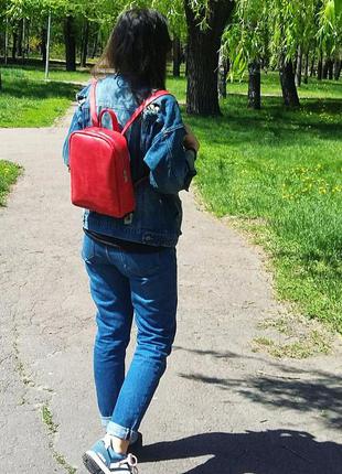 Червоний шкіряний рюкзак ручної роботи3 фото