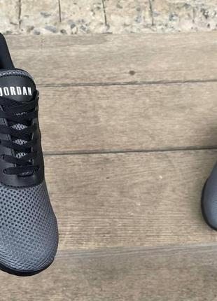 Чоловічі кросівки на літо jordan сіре повсякденне чоловіче взуття легкі кроси сітка6 фото