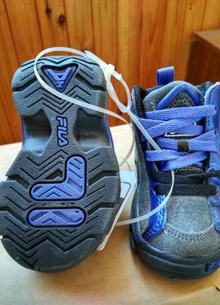 Детские новые демисезонные ботинки кроссовки fila оригинал сша, размер us4 eur 19, 12 см8 фото