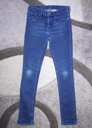 Джинсы узкие