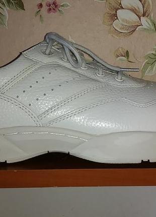Кросівки білі dr. comfort8 фото