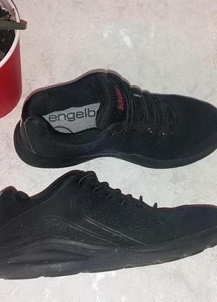 Стильні кросівки 40 р  уст. 26,5 см