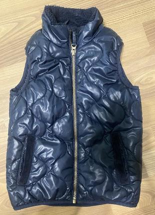 Жилетка next