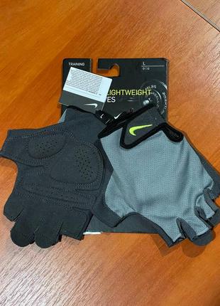 Nike essential fitness gloves nlgc5044 варежки оригинал перчатки для фитнеса в зал спортивные5 фото