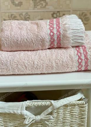 Полотенце махровое с вышитым бортом и бахромой диз.: 6179 light pink(светло розовое)