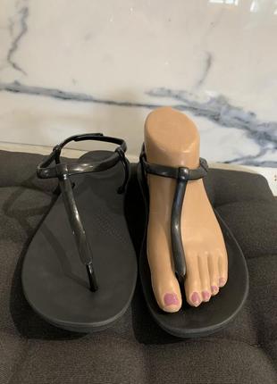 Супер легкие анатомические босоножки fitflop с промежуточной подошвой iqustiontm7 фото