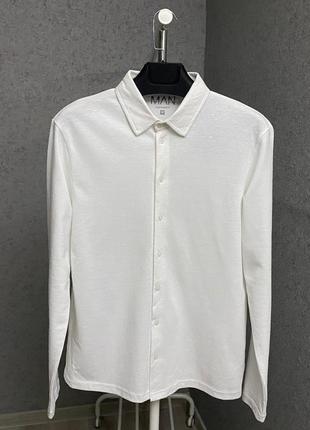 Белая рубашка от бренда boohoo man