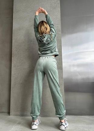 Жіночий велюровий костюм худі і штани вільного крою однотонний комплект2 фото