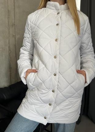 Весенняя женская куртка в ромбик без капюшона на синтепоне3 фото