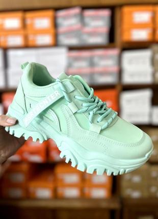 Зелені м'ятні ментолові жіночі кросівки на високій підошві потовщеній