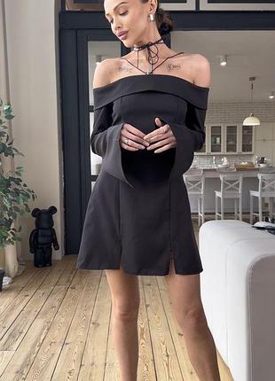 Изысканное костюмное платье мини с открытыми плечами необычное платье