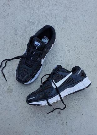 Nike zoom vomero 5 •black white• 9