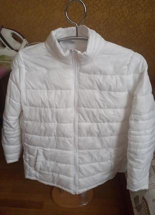 Куртка.коротка.закриває бедра.52-54розмір