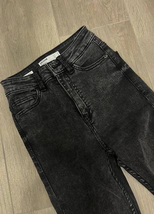 Джинсы скинни bershka