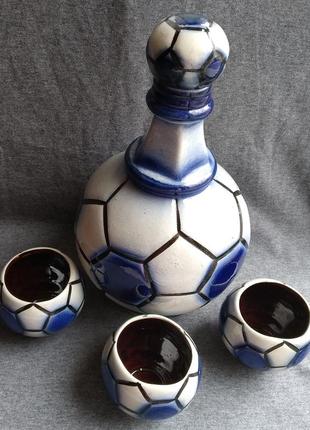 Штоф и три рюмки футбол, мяч, керамика.2 фото