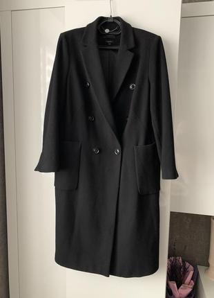 Шерстяное длинное двубортное пальто прямого кроя2 фото