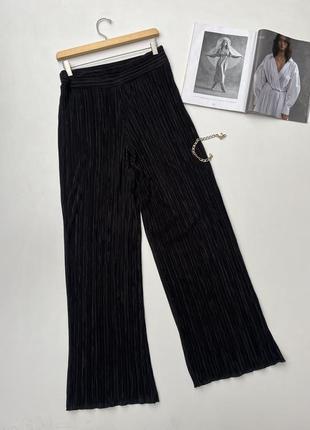 Черные широкие брюки плиссе4 фото