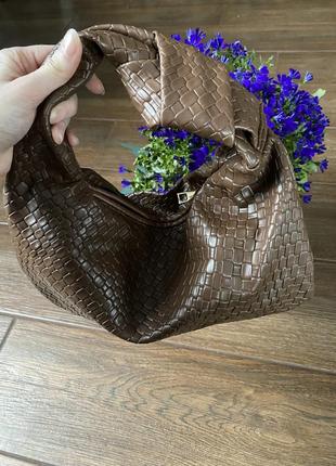 Нова сумка у стилі bottega плетена /woven коричнева / молочний шоколад2 фото