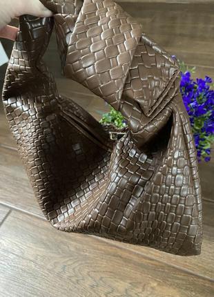 Нова сумка у стилі bottega плетена /woven коричнева / молочний шоколад5 фото
