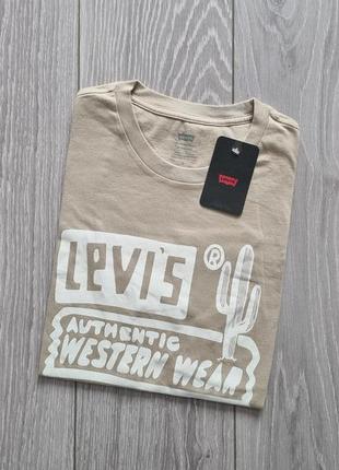 Футболка levis в размере m