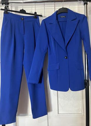 Брючний костюм