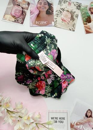 Яскрава сатинова піжамка victoria's secret оригінал вікторія сікрет з коробочкою7 фото