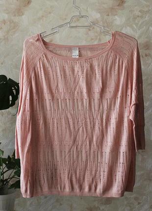 Кофтина ніжно-рожевого кольору з «рваним дизайном»