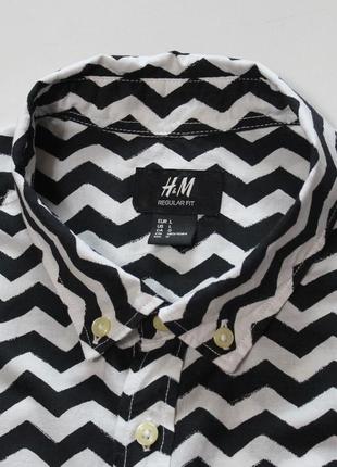 Интересная шведка / тенниска / рубашка на короткий рукав с принтом зиг-заг от h&amp;m3 фото