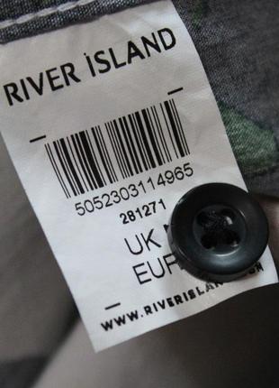 Интересная шведка / тенниска / рубашка на короткий рукав с флорой от river island5 фото