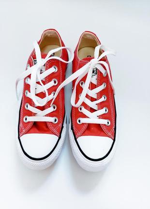Женские красные кеды на шнуровках от бренда converse. есть нюанс2 фото