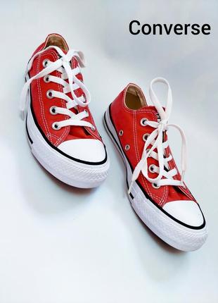 Жіночі червоні кеди на шнурівках від бренду converse. є нюанс