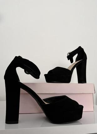 Босоніжки 38