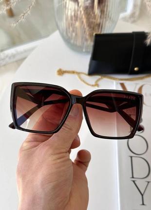 Сонцезахисні жіночі окуляри оправа пластик лінзи полікарбонат