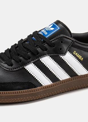 Легкі спортивні чоловічі кеди adidas  samba чорні з білими полосками / адідас самба кросівки / чоловіче демісезонне взуття на весну, літо, осінь3 фото