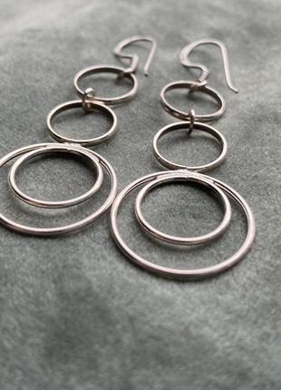 Серебряные серьги кольца подвески длинные4 фото