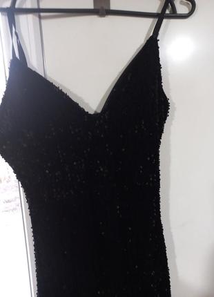 Черное вечернее платье в пол с разрезом6 фото