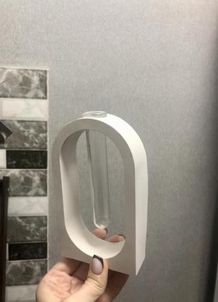 Ваза с колбой белая