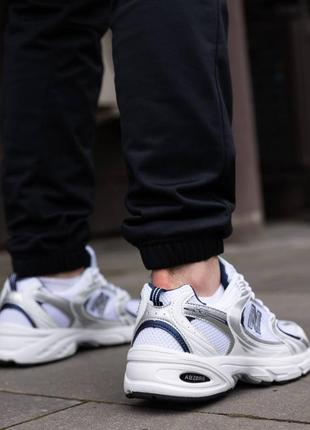Мужские кроссовки бело серебряные премиум люкс качество new balance 530 white blue4 фото