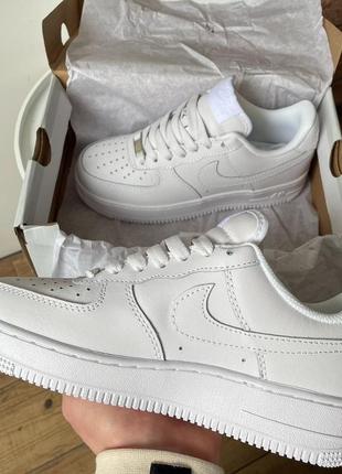 Жіночі кросівки білі найк преміум шкіряні nike air force 1’07 white premium 36 фото