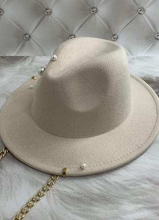 Шляпа федора с цепочкой и пирсингом молочная elegant pearl