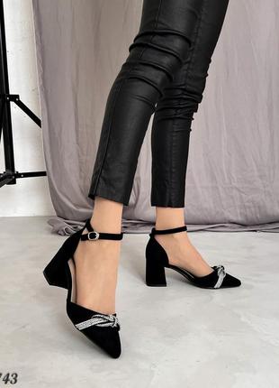 Трендовые женские туфли с декором, черные, экозамша5 фото